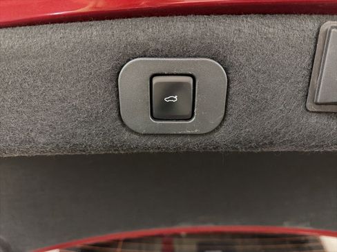 Used 2017 Lincoln Continental Reserve AWD/4WD image 32