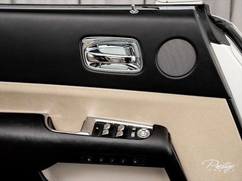 Used 2016 Rolls-Royce Wraith RWD image 21