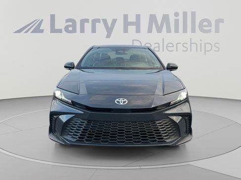Used 2025 Toyota Camry SE FWD image 8