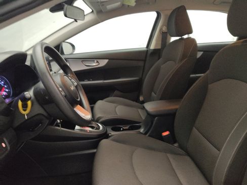 Used 2024 Kia Forte LXS w/ LXS Technology Package FWD image 17