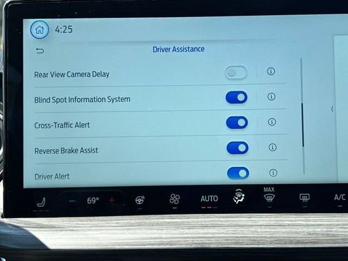 New 2025 Ford Escape SE w/ PHEV Premium Package image 38