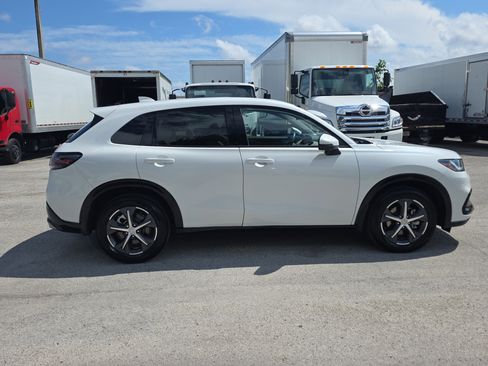 Used 2024 Honda HR-V EX-L image 8