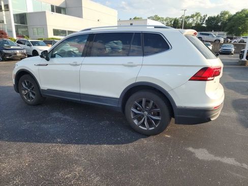 Certified 2023 Volkswagen Tiguan SE w/ Panoramic Sunroof Package FWD image 36