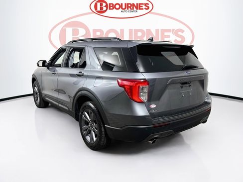 Used 2022 Ford Explorer XLT w/ Equipment Group 202A AWD/4WD image 8