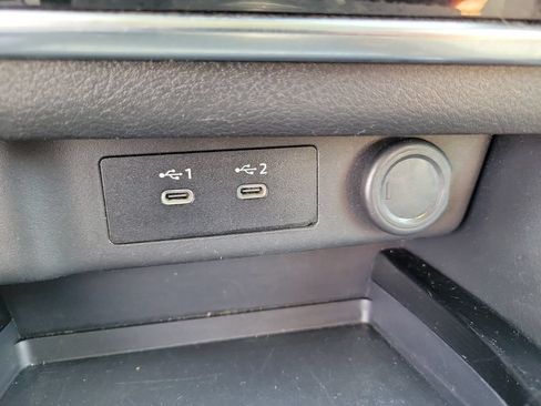 Used 2024 Nissan Rogue S FWD image 32