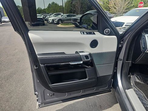 Used 2020 Land Rover Range Rover Sport SVR image 11