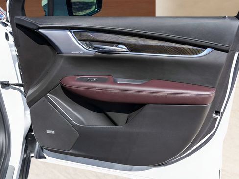 Used 2022 Cadillac XT6 Premium Luxury FWD image 31