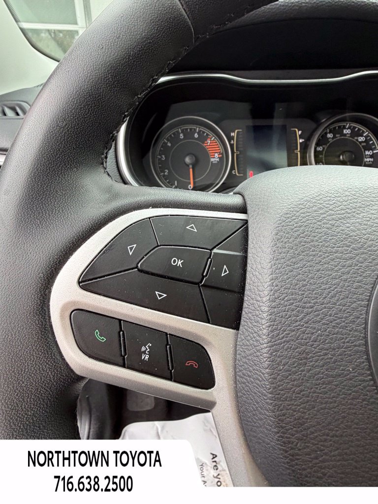 Used 2022 Jeep Cherokee Latitude w/ Sun & Sound Group AWD/4WD image 19