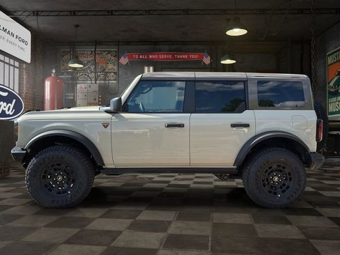 New 2026 Ford Bronco Badlands AWD/4WD image 3