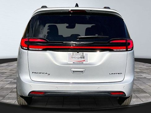 New 2026 Chrysler Pacifica Limited w/ S Appearance Package image 5