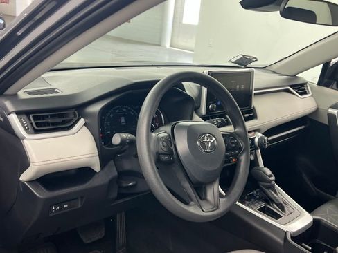 Used 2025 Toyota RAV4 XLE FWD image 7