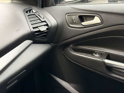 Used 2018 Ford Escape SE w/ SE Sync 3 Package image 30