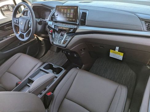 New 2026 Honda Odyssey Touring image 8