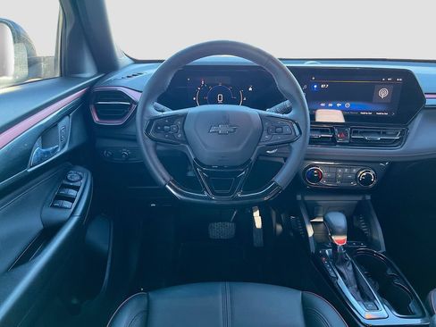 Used 2025 Chevrolet TrailBlazer RS w/ Driver Confidence Package FWD image 21