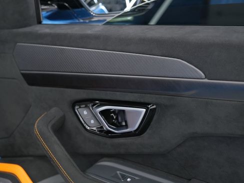 Used 2024 Lamborghini Urus Performante AWD/4WD image 48