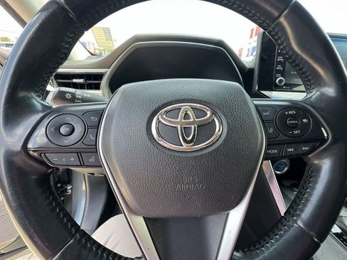 Used 2021 Toyota Venza LE image 19