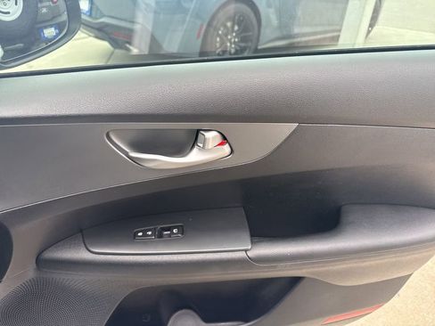 Used 2019 Kia Forte LXS FWD image 24