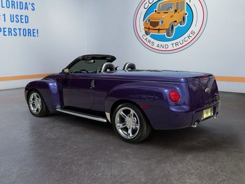 Used 2004 Chevrolet SSR w/ Preferred Equipment Group RWD image 4