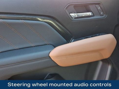 Used 2024 GMC Canyon AT4 image 17