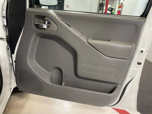 Used 2019 Nissan Frontier SV image 24