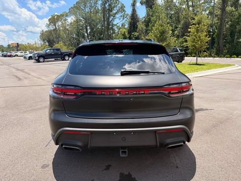 Used 2024 Porsche Macan AWD/4WD image 11