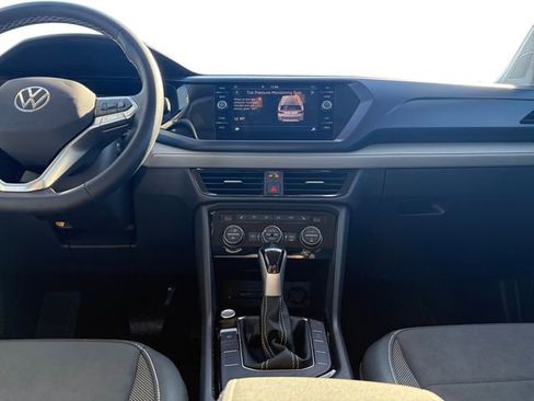 New 2024 Volkswagen Taos SE image 11