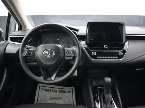 Used 2025 Toyota Corolla LE FWD image 14
