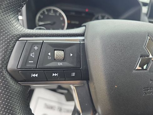 Used 2025 Mitsubishi Outlander SE AWD/4WD image 18