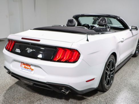 Used 2020 Ford Mustang Premium image 7