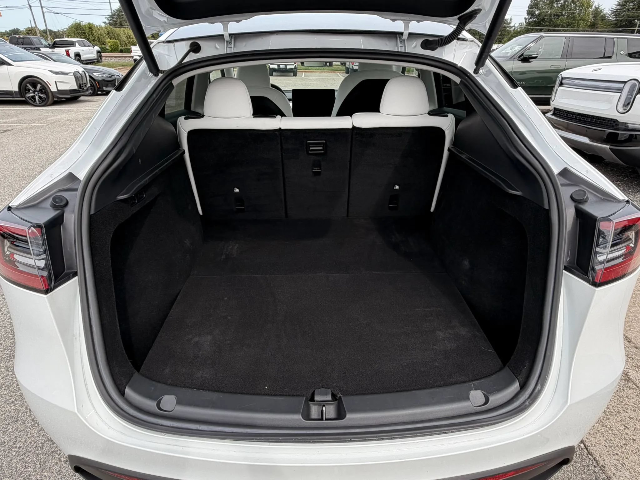 Used 2023 Tesla Model Y Performance AWD/4WD image 23