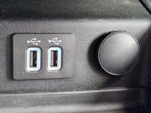 Used 2020 Ford Fusion SE image 32