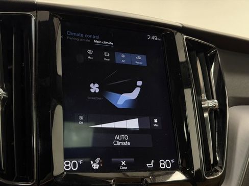 Used 2020 Volvo XC60 T5 Momentum w/ Protection Package Premier image 17