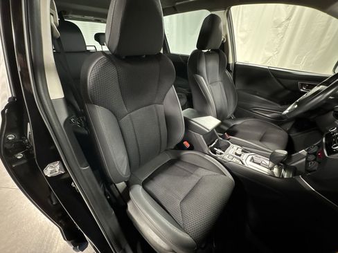 Used 2023 Subaru Forester Premium image 31