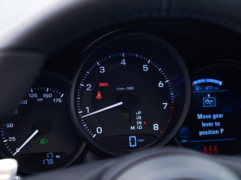 Certified 2026 Porsche Macan AWD/4WD image 24