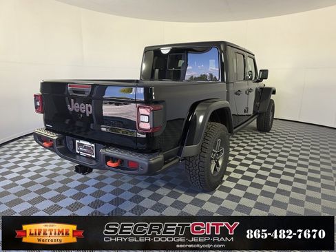 New 2025 Jeep Gladiator Mojave image 6