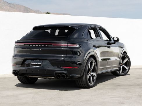 Certified 2025 Porsche Cayenne S AWD/4WD image 7