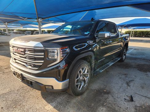 Used 2023 GMC Sierra 1500 SLT RWD image 2