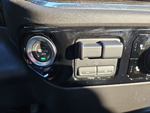 Used 2025 Chevrolet Silverado 1500 LT AWD/4WD image 13
