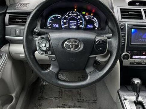 Used 2013 Toyota Camry LE image 14