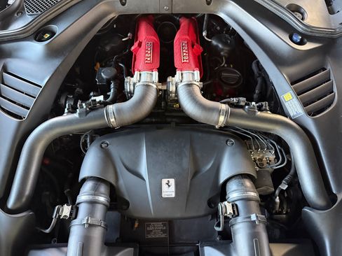 Used 2016 Ferrari California T RWD image 42