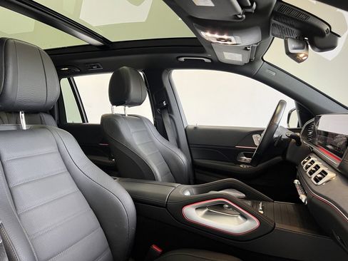 Used 2022 Mercedes-Benz GLS 580 4MATIC image 24