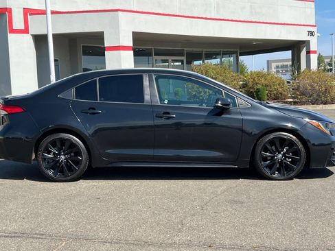 Used 2022 Toyota Corolla SE FWD image 6