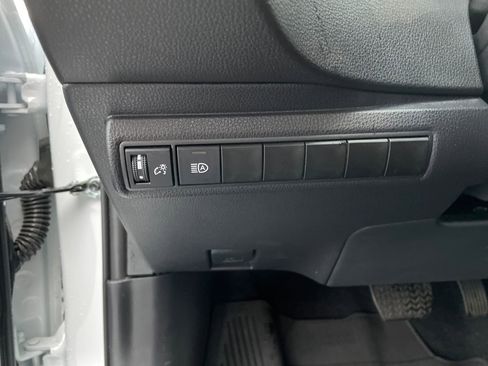 Certified 2025 Toyota Corolla SE image 13