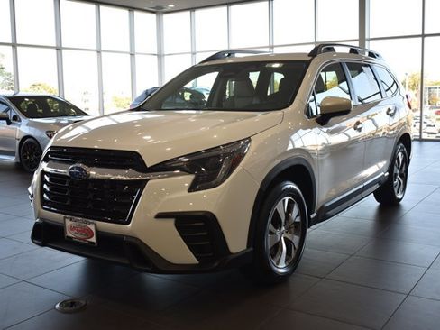 Used 2024 Subaru Ascent Premium w/ Convenience Package image 7