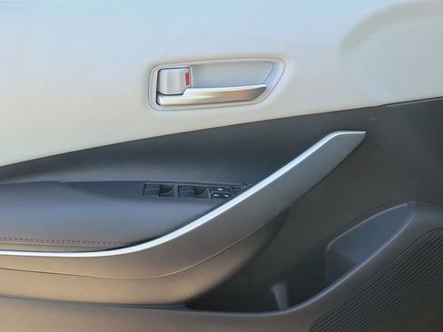 Used 2025 Toyota Corolla SE image 16