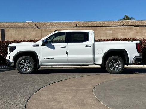New 2026 GMC Sierra 1500 SLE w/ Preferred Package image 7
