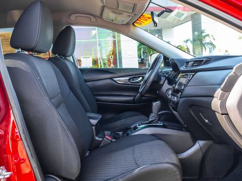 Used 2018 Nissan Rogue SV w/ Premium Package FWD image 23