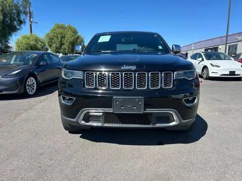 Used 2019 Jeep Grand Cherokee Limited w/ Luxury Group II image 2