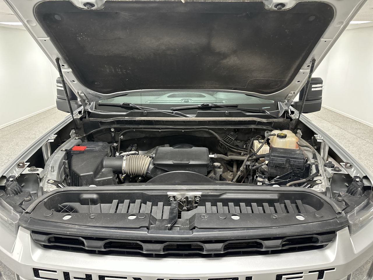 Used 2023 Chevrolet Silverado 2500 Custom w/ Custom Value Package AWD/4WD image 17