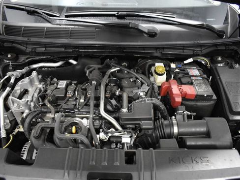 Used 2025 Nissan Kicks SV w/ SV Premium Package AWD/4WD image 33
